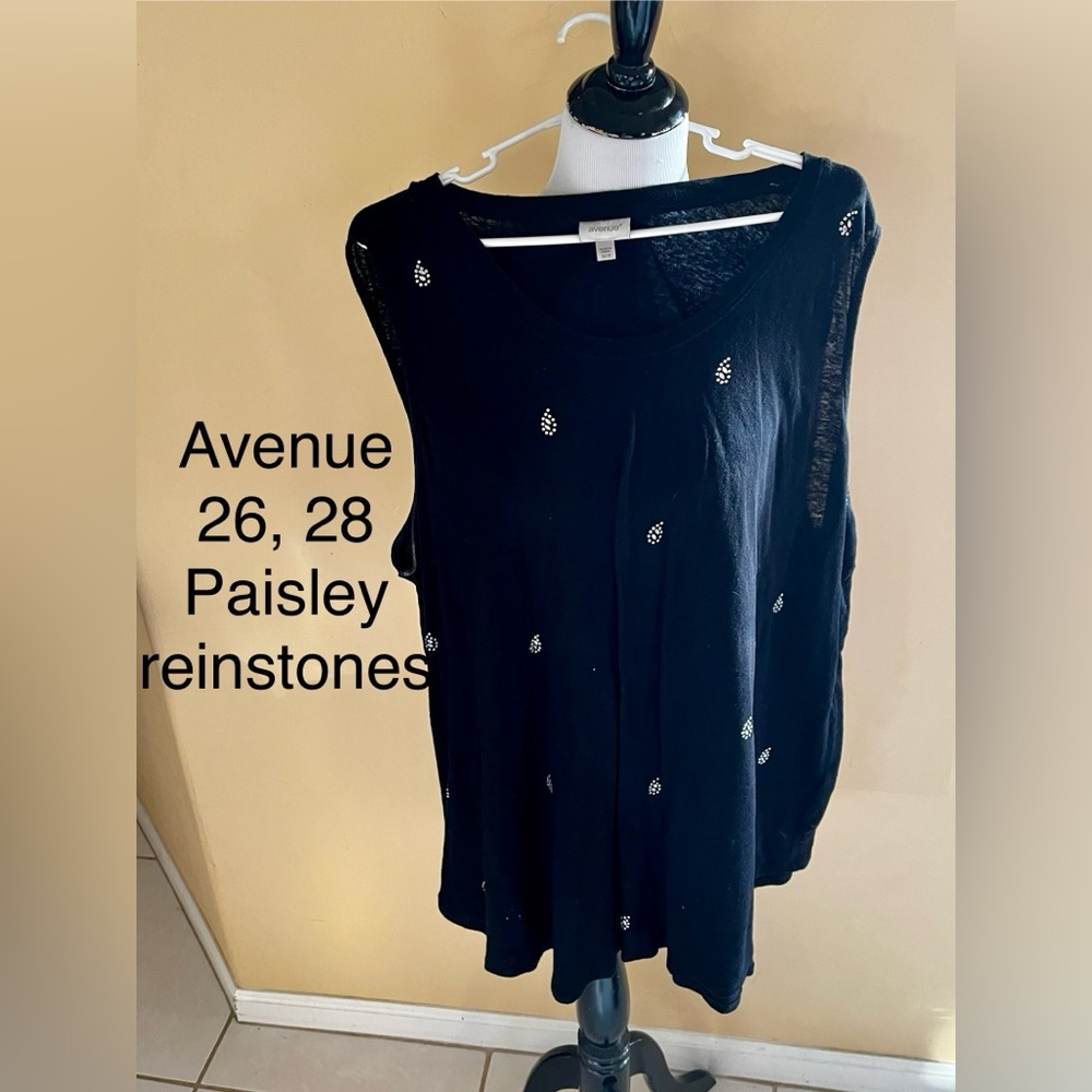 26,28 avenue sleevess shirt - just a little sparkle!
